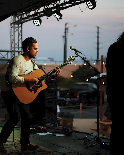 Catch Jordan Wolfe live at Riverhouse Lodge—Central Oregon’s powerhouse singer-songwriter blending soul, poetry, and Bend-grown sound.