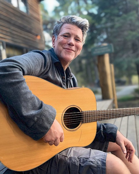 Dave LiaBraaten performing popular acoustic cover songs during Live Music Friday at Currents Bend Oregon
