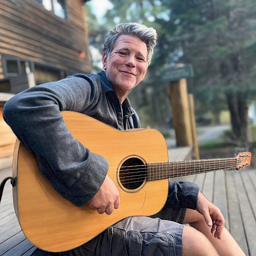 Dave LiaBraaten performing popular acoustic cover songs during Live Music Friday at Currents Bend Oregon