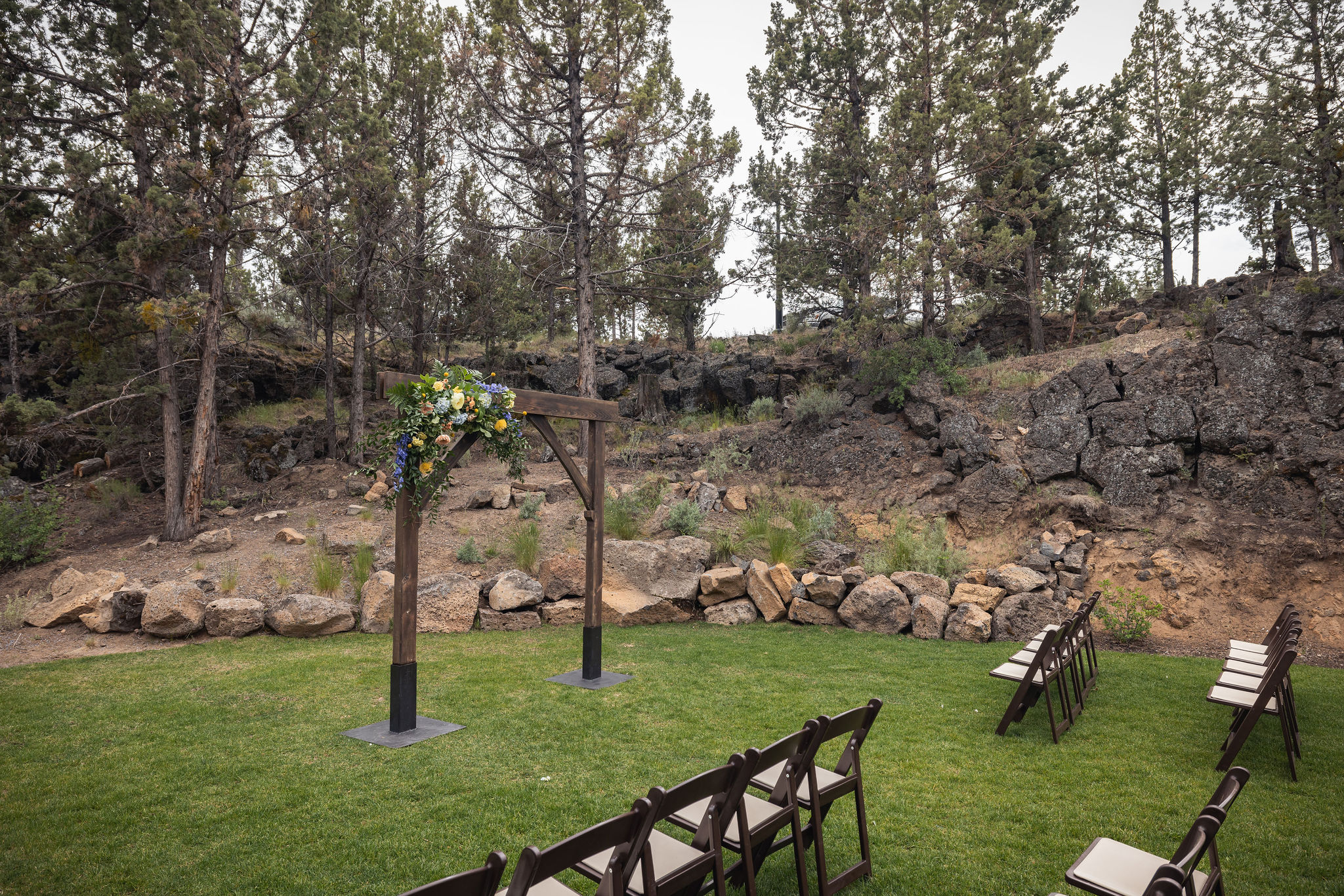 Riverhouse Lodge: Wedding Venues in Bend, Oregon and Riverhouse Weddings