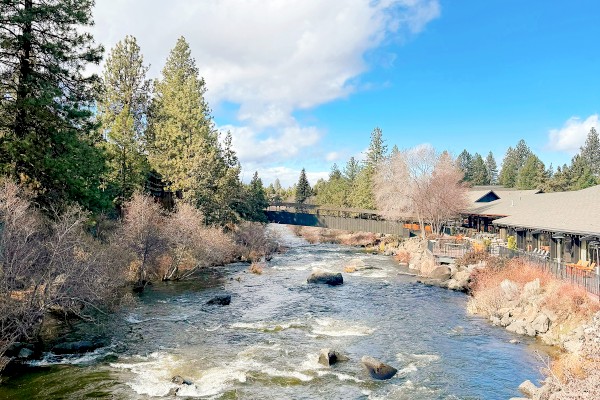 Riverhouse Lodge