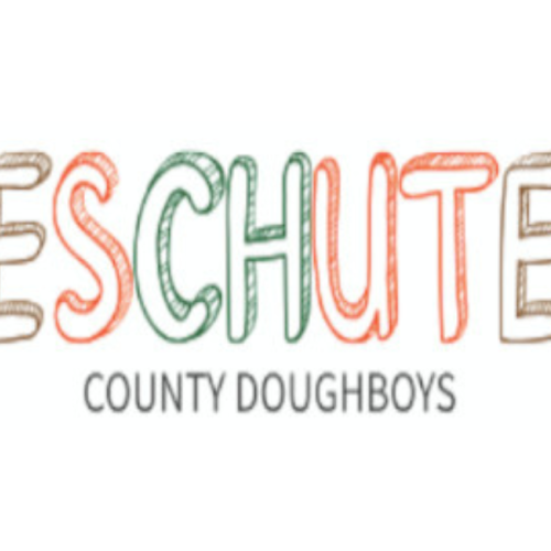 Live music by Deschutes County Dough Boys at Currents Lounge at Riverhouse Lodge in Bend, Oregon—riverside dining, craft cocktails, and local entertainment.