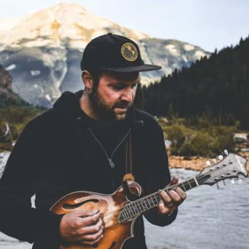 Live music by Travis Ehrenstrom + Friends at Currents Lounge at Riverhouse Lodge in Bend, Oregon—riverside dining, craft cocktails, and local entertainment.