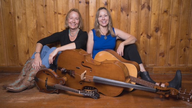 Coyote Rider live folk and Americana brunch set in Bend Oregon at Beats & Bites, Currents at the Riverhouse, Sunday September 28 2025, guitar, cello, mandolin, harmonies