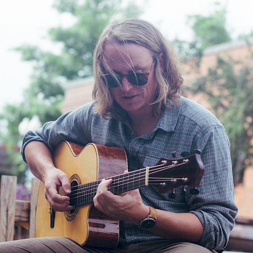 Experience Will Grove live at Currents at the Riverhouse for Beats & Bites Brunch on Sunday, November 16, 2025, from 11am–2pm.