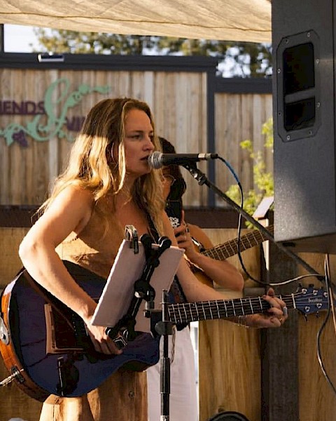 Discover Kat Lord at Riverhouse Lodge—Bend’s rising Americana voice blending folk, country, and heartfelt storytelling.