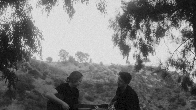 Enjoy Kaleo Young’s soulful Hawaiian-inspired acoustic set at Riverhouse Lodge—warm vocals and heartfelt island rhythms.