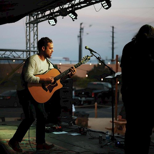 Catch Jordan Wolfe live at Riverhouse Lodge—Central Oregon’s powerhouse singer-songwriter blending soul, poetry, and Bend-grown sound.