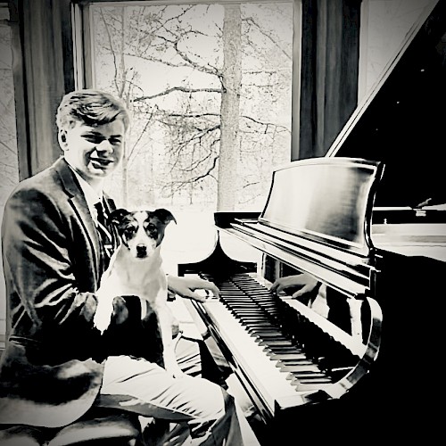 Caeliam performing solo piano at Currents at Riverhouse Lodge in Bend, Oregon during a Sunday brunch, playing uplifting original compositions.